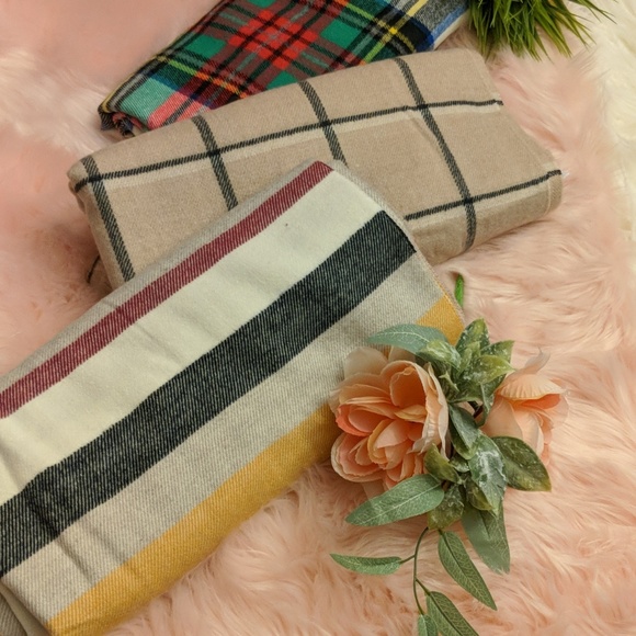 GAP Accessories - NWT Blanket Scarves